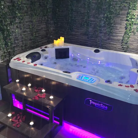 Maisonnette De Avec Jacuzzi Appartamento *